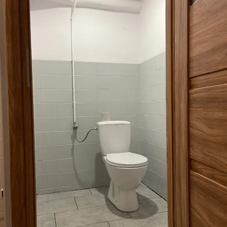 Séjour chez l'habitant Kwatera Przed Remontem Bez Zlewu W Czesci Kuchennej Lazienka Przed Remontem *